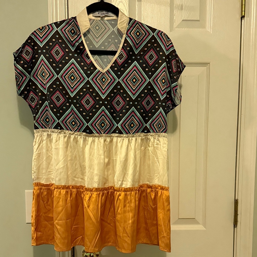 Chic Diamond Pattern Blouse in Cream and Orange